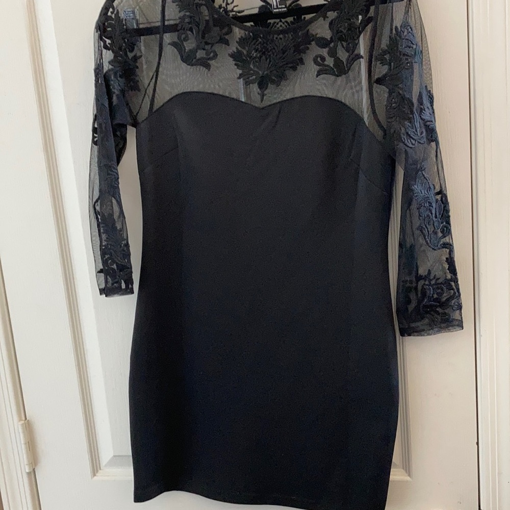 FINAL MARKDOWN FOREVER 21 sleek black cocktail dress large